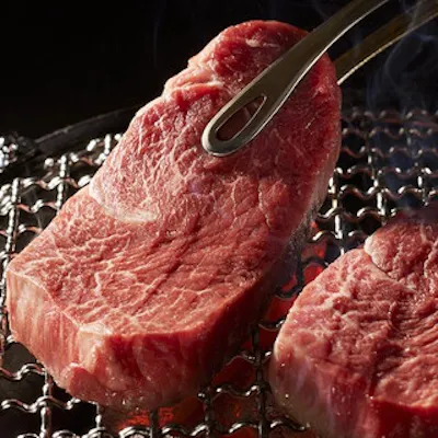 専属の焼き師によるフルアテンド焼肉
