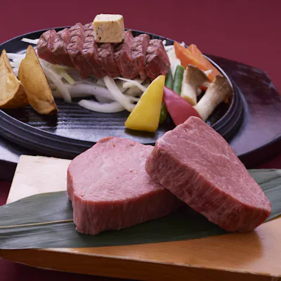 【伝統の味】鮮度と出来立てにこだわる極上ステーキ