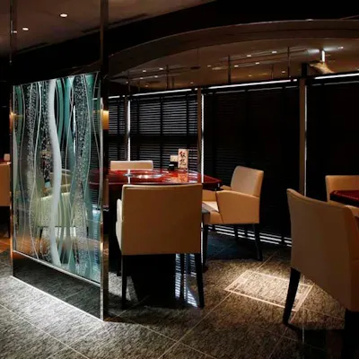 落ち着いた雰囲気の店内
