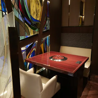 落ち着いた雰囲気の店内