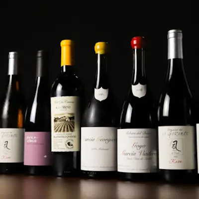モダンシックな大人の隠れ家。厳選ワイン・日本酒と味わう至福のひととき