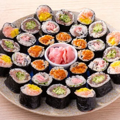 シャリなしで味わう名物「あて巻き」と職人が目の前で握る熟成寿司