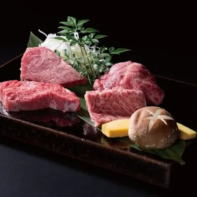 14種の漢方で育った「漢方和牛」の極上焼肉と豊富な一品料理