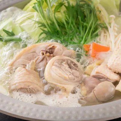 澄んだ水と豊かな自然が育む自社養鶏「華味鳥」の妥協なき素材へのこだわり