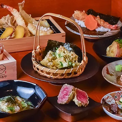 名物の天ぷらから和牛・極上の逸品まで。旬の味覚を贅沢に楽しむ絶品コース