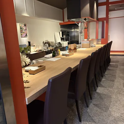 落ち着いた雰囲気の店内