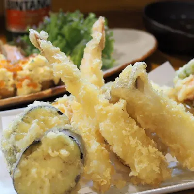 大阪中央卸売市場から直送。旨味が溢れる極上の鮮魚と厳選日本酒