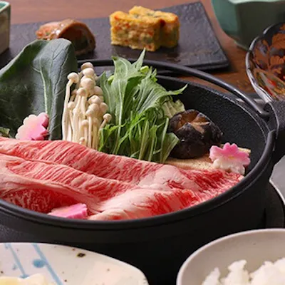 熊本・天草の恵みを堪能する、A5天草黒牛の上質なすき焼き