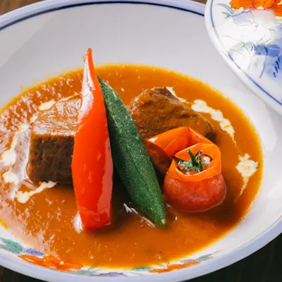 和食とフレンチが昇華する美しいひと皿。名店「至誠」の味を気軽に堪能