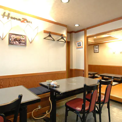 掘りごたつの個室・半個室を完備。接待・会食や顔合わせ、記念日のお祝いに