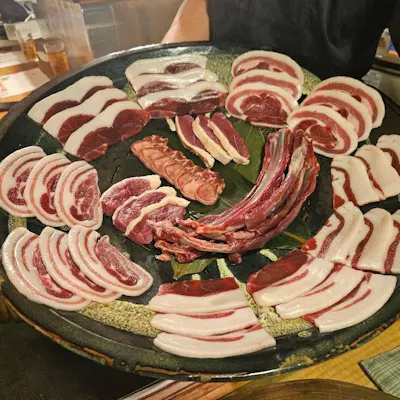 ジビエの概念が変わるひととき。熊・猪・鹿の極上肉と希少部位の競演