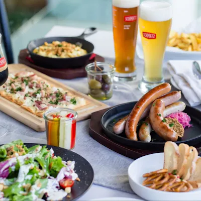 自慢のクラフトビールと相性抜群な本場ドイツ料理