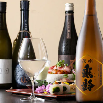 料理を引き立てる日本酒とワイン。飲み放題付きプランもご用意