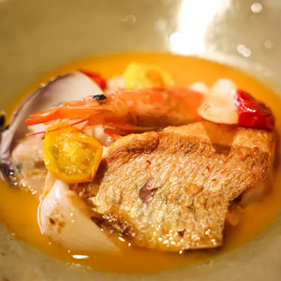 魚介の滋味を重ねた etranger BISTORO名物ブイヤベース