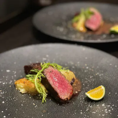 個室の予約はお早めに。デート・記念日にはもちろん、何気ない日のお食事にも