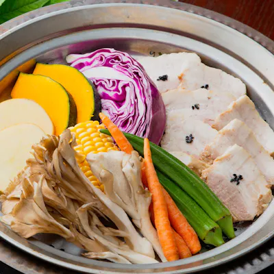 ポッサムから定番料理まで、多彩な韓国美食を味わう