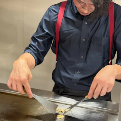 ホテルで磨いた技と、自ら出向き素材に向き合う店主の信念