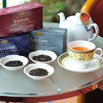 世界の紅茶とハーブティー。シェフ特製季節のデザートで贅沢なティータイム