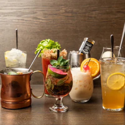 国産クラフトビールも楽しめる充実の飲み放題付きコース