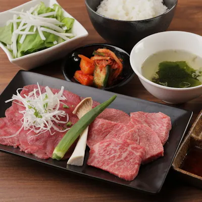 名店の味を気軽にお楽しみいただける、黒毛和牛を中心とした充実のランチ御膳