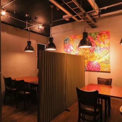 大人の雰囲気が漂うおしゃれな隠れ家。デートから接待・会食、貸切宴会まで幅広く対応