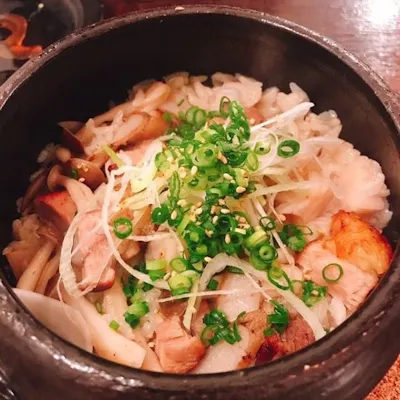一皿ずつ選ぶ楽しさ。酒と肴を愉しむ、大人のご飯屋さん。