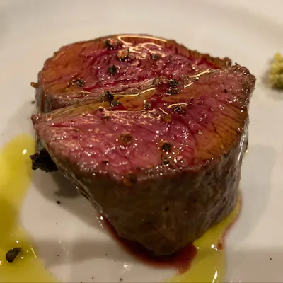 季節の恵みと自家製炭火焼のハーモニー