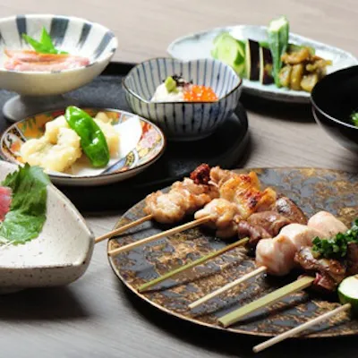前菜や鮮魚も楽しめる、充実の一品料理