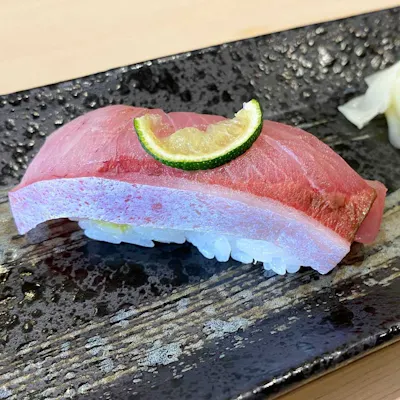 新潟の旬を味わう地魚の握り