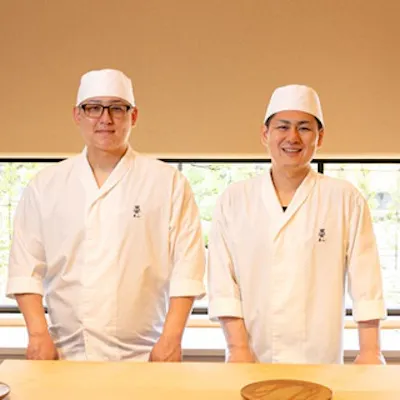 長年研鑽を積んだ前川兄弟の技。ゲスト一人ひとりに寄り添う心温まるおもてなし