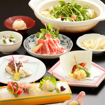 ご接待やご家族の記念日に。心温まる細やかなおもてなしでお迎えします。