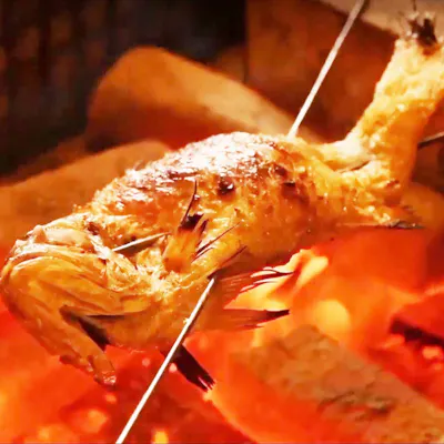 鮪シャトロやのどぐろなど、素材を生かした炉端焼き