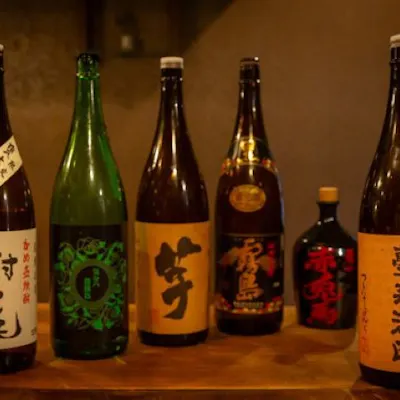 九州直送の本格芋焼酎と厳選日本酒。料理を引き立てる至福の一杯