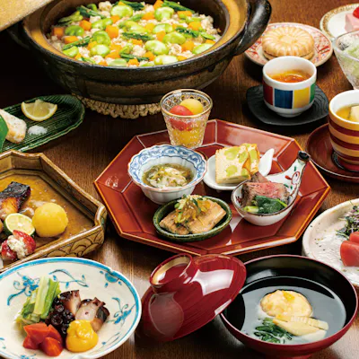 北陸の豊かな食材と笠原流の遊び心が光るおまかせコース
