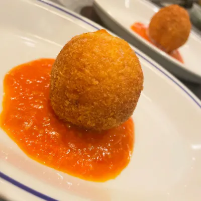 季節の素材を活かした繊細な前菜とパスタ料理