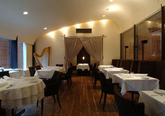 大人が楽しめるレストランとして2002年にオープン。旬の北海道産の食材を中心にシェフの独創的な食材の組み合わせを楽しめるイタリア料理レストラン。