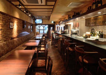 吉祥寺駅徒歩3分「イタリアン・バル」の気軽さと「レストラン」の本格的な料理、両方が融合した小さなお店。独創的な手打ちパスタが味わえる！