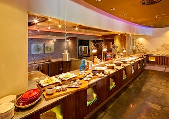 サンコーストカフェでは石垣島の海と太陽から生まれた食材を取り入れた、「南フランス」をテーマにしたグローカルブッフェをご用意いたします。