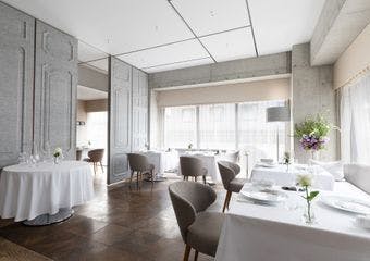 料理人生約50年のうちの30年、パリと日本を行き来してきたドミニク・ブシェが銀座に構えた「次世代への継承（Heritage）」をテーマとしたレストラン