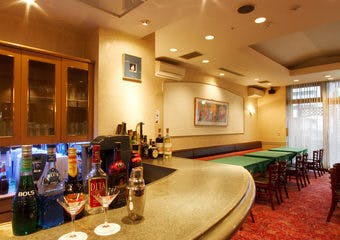 「浅草橋ベルモントホテル」1階の気軽に寄れるレストラン「ラコント」。こだわりのお肉料理、新鮮な旬のお魚料理、軽食まで多彩な料理でおもてなし。