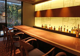 神楽坂に佇む老舗の名店「富貴貫」。守り継がれる伝統の味と、新しい感動に心躍るお料理をお愉しみください。