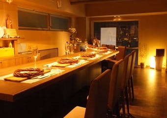 chefの故郷であるNYと京都の良き所を無理なく融合させた、ボーダーレスでもっと自由に、もっとスタイリッシュに、もっと美味しいお料理を。