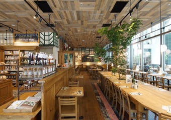 ベルギー発・オーガニック食材中心のベーカリーレストラン「ル・パン・コティディアン」は、全世界で250店舗以上を展開する一大ブランド。