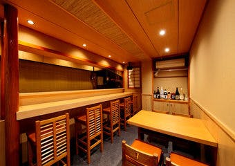 岩手県出身の店主がふるまう割烹料理は、岩手県産の野菜や築地の鮮魚・旬彩を使用した本格的な日本料理です。