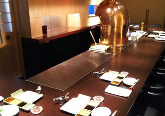 数より質を重視する大人のための高級串かつ専門店。シャトーブリアン･フォアグラなど高級食材や旬素材をふんだんに使用しご提供しております。