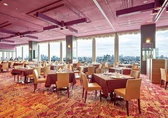 地上126mから都心の景色を一望。三軒茶屋でホテルオークラの料理をお楽しみ頂けます。