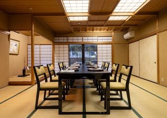 東海道神奈川宿の歴史薫る横浜で、新鮮かつ旬の食材を活かした料理をお楽しみください。