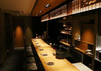 米や麦などを発酵させ手作りする調味料「醤(ひしお)」や「麹（こうじ）」を用いたお料理と日本各地の美味しい日本酒を合わせてお楽しみいただけます。