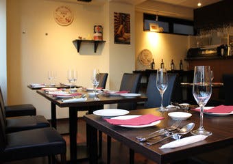 シニアソムリエ厳選のワインとナチュラルチーズを、経験豊富なシェフによる洗練された料理と共に楽しめるイタリアンです。