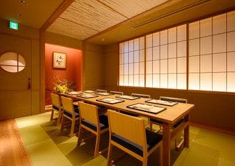 ホッと一息、安堵の空間で日本料理と出汁しゃぶしゃぶの赤坂あんど、完全個室や掘り炬燵カウンターで接待、会食、記念日等、幅広くご利用いただけます